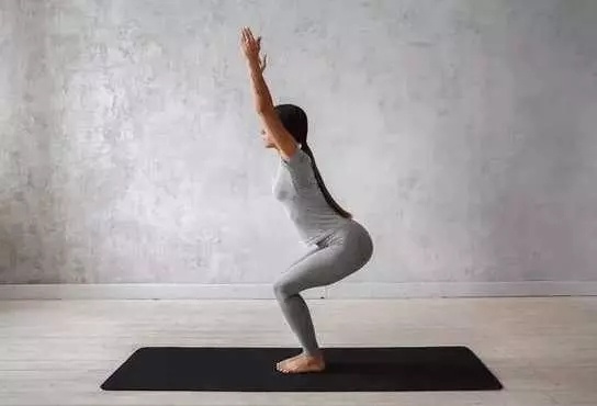 练习瑜伽缓解膝关节炎多图展示